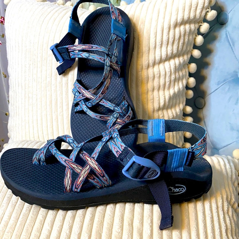 Chaco  Womens size 10